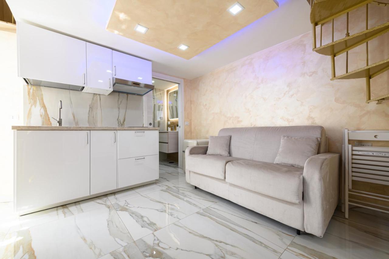 La Magnifica Napoli Apartments Gold House Εξωτερικό φωτογραφία